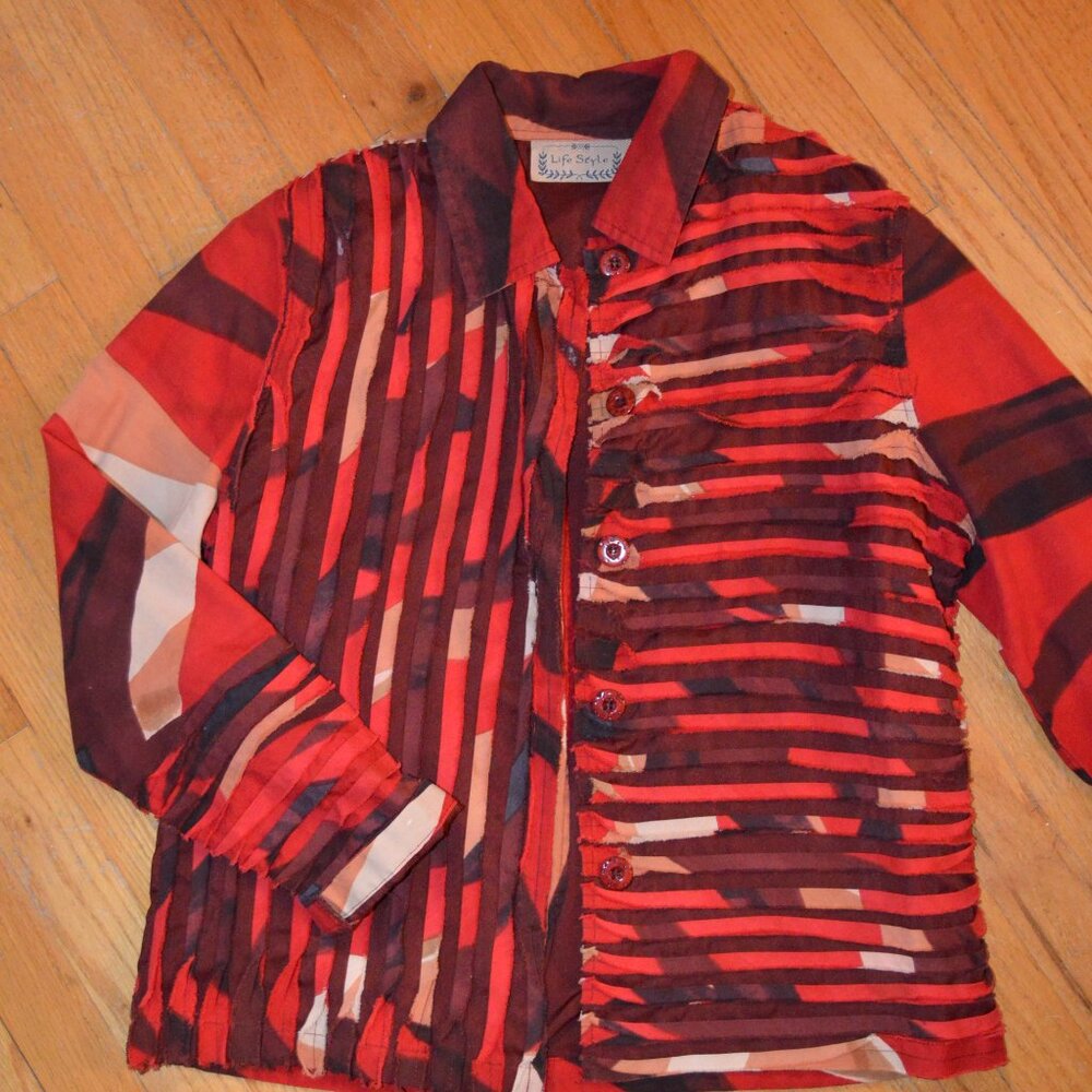 Cute Edgy raw edged light cotton jacket~Shacket~Artsy~Distressed~Red/Brown Camo